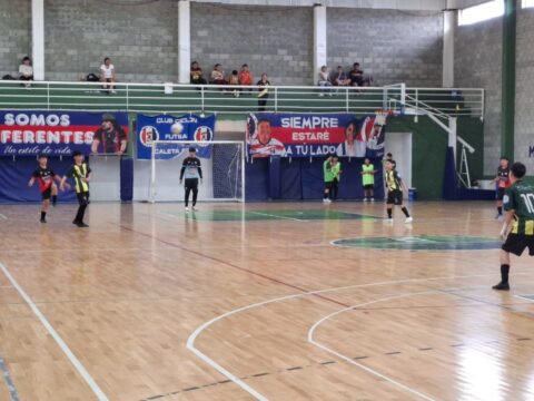 El Torneo futsal infantil “El Ciclón” se disputa en los gimnasios Pancho Cerda y Mirta Rearte