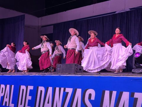La Escuela Municipal de Danzas Nativas compartió su trabajo anual con un gran festival