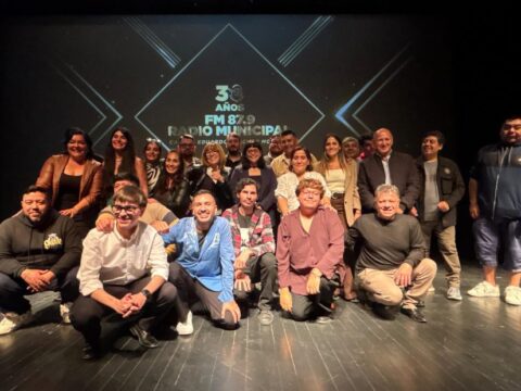 La Radio Municipal celebró sus 30 años con un emotivo acto y reconocimiento a su historia