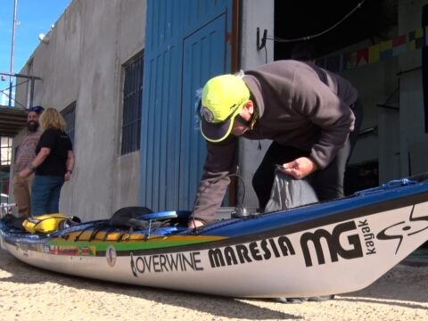Caleta Olivia recibió al kayakista brasileño Adelson Carneiro Rodrigues en su travesía hacia el sur