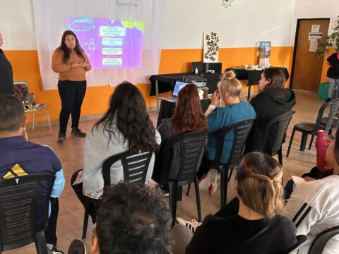 Se capacitó al personal del CIC Centenario en materia de violencia de género