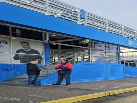 El concejal de Carlos Aparicio presentó una intimación formal contra el Banco Santa Cruz